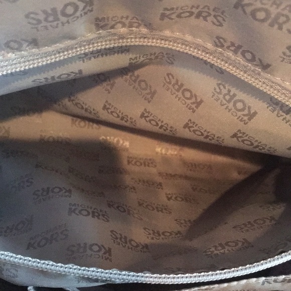 Michael Kors Large Duffle Style Purse - Picture 7 of 7